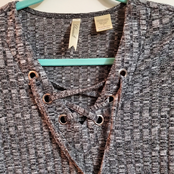 Chenault - Picture 2 of 3